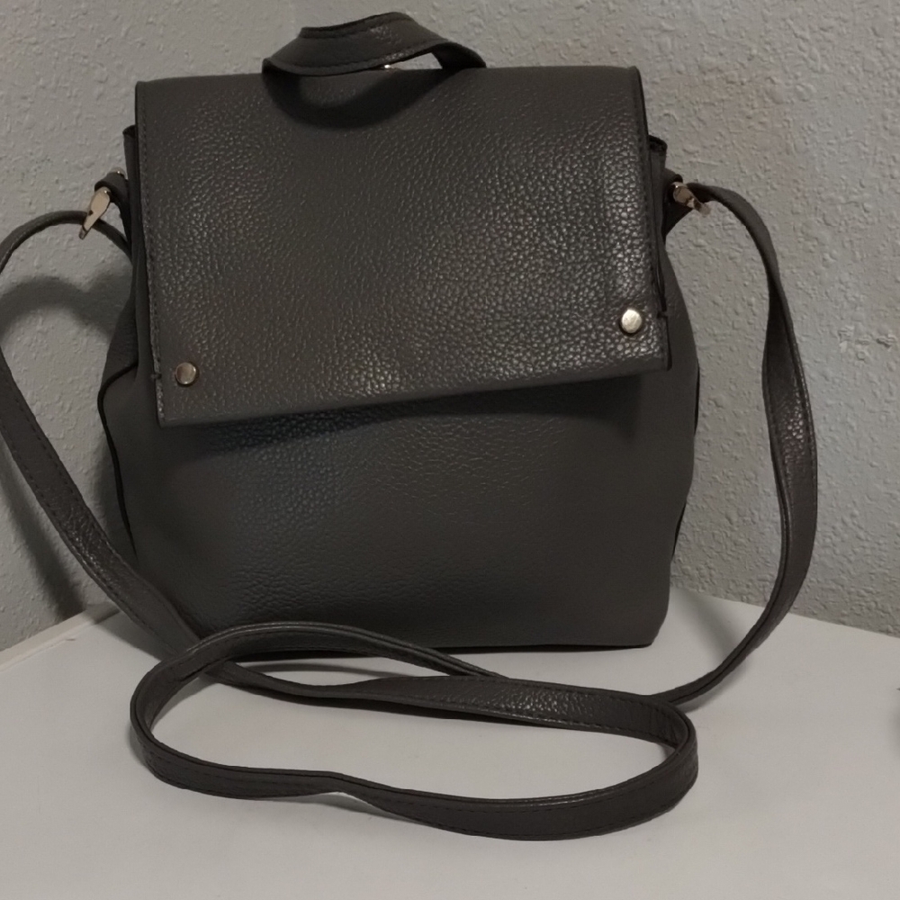 Elegant Gray Leather Shoulder Or Backpack Bag
